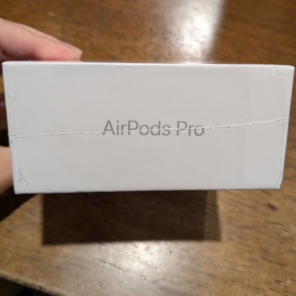 Apple AirPods Pro 2 with Wireless Charging Case - Picture 7 of 7